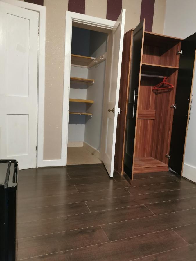 Neat Double Room Лондон Екстер'єр фото