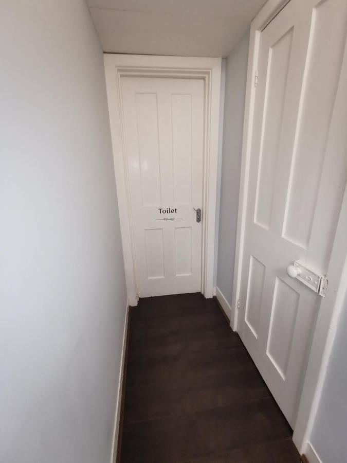 Neat Double Room Лондон Екстер'єр фото