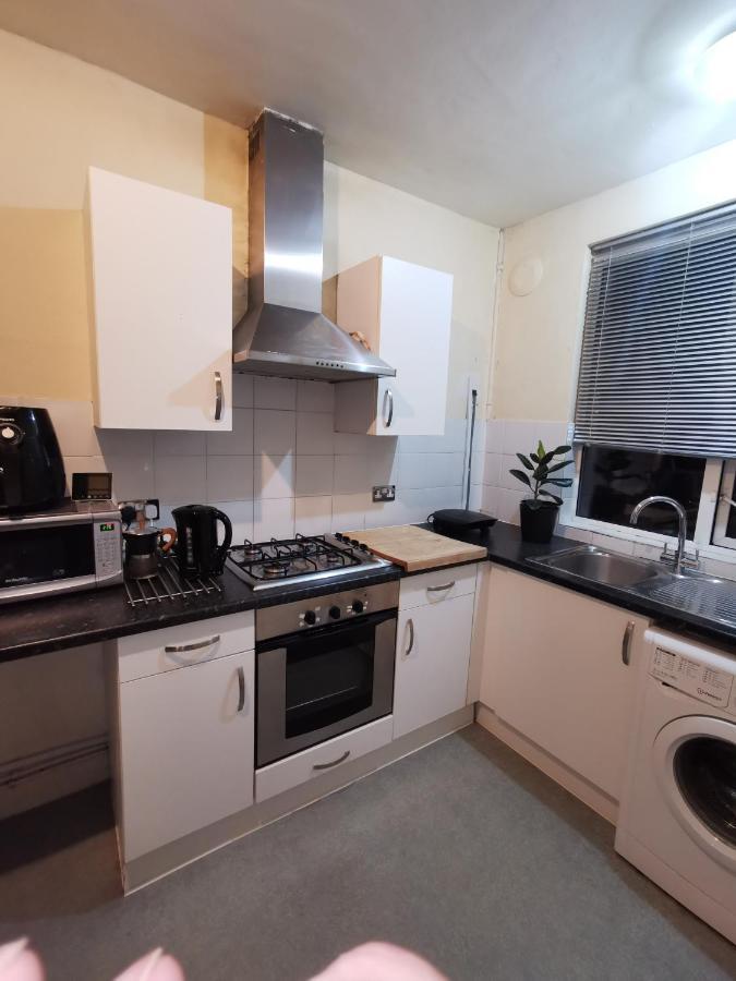 Neat Double Room Лондон Екстер'єр фото